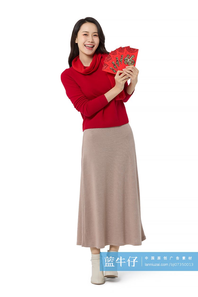 快乐的年轻女子与红包