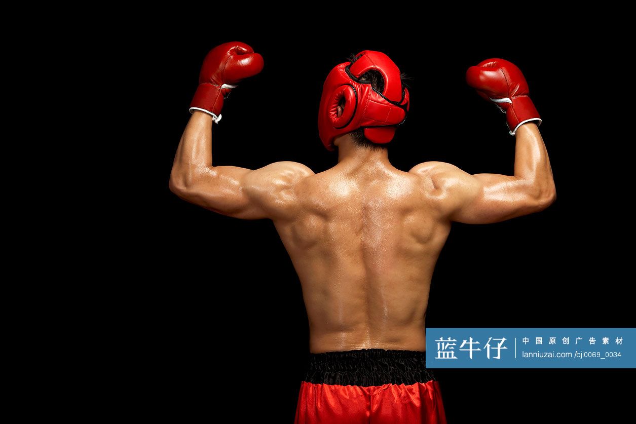 黄种人拳击手背视图