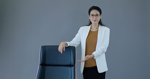 Successful Chinese businesswoman,4K