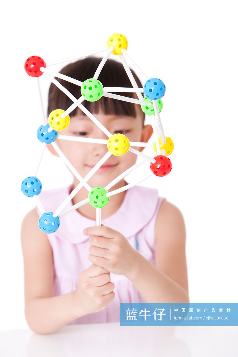 小女孩玩万象球