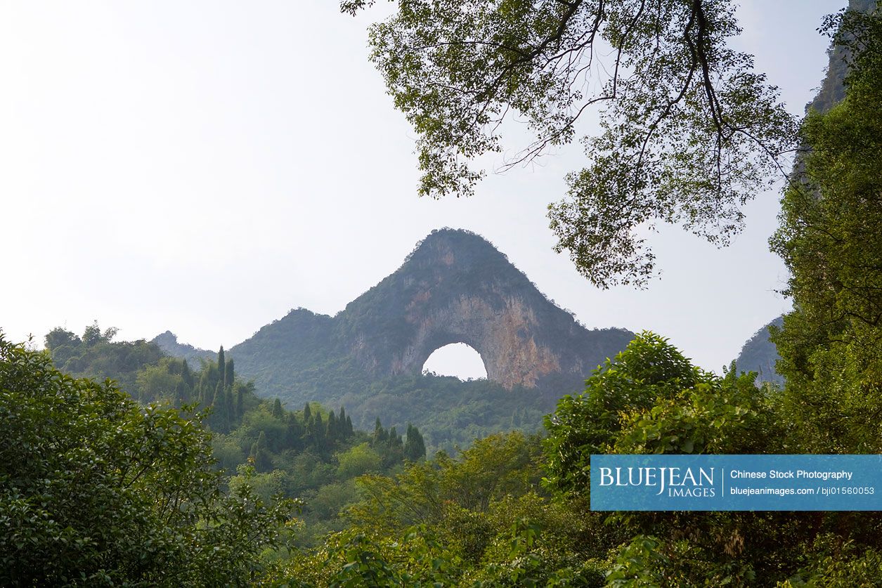 Arch rock formation