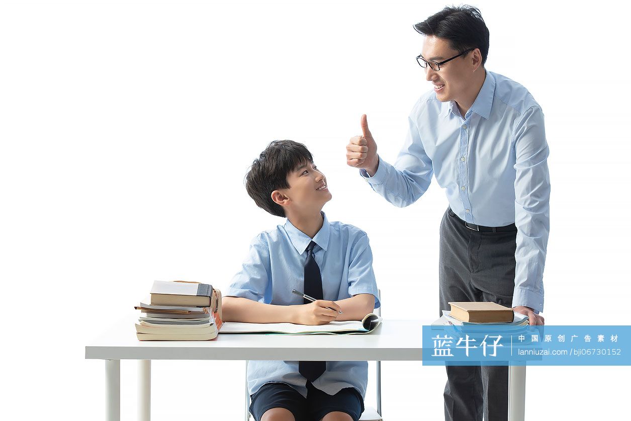 老师给学生辅导功课