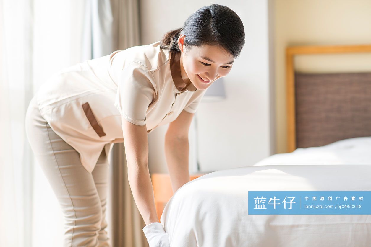 家政服务打扫卧室