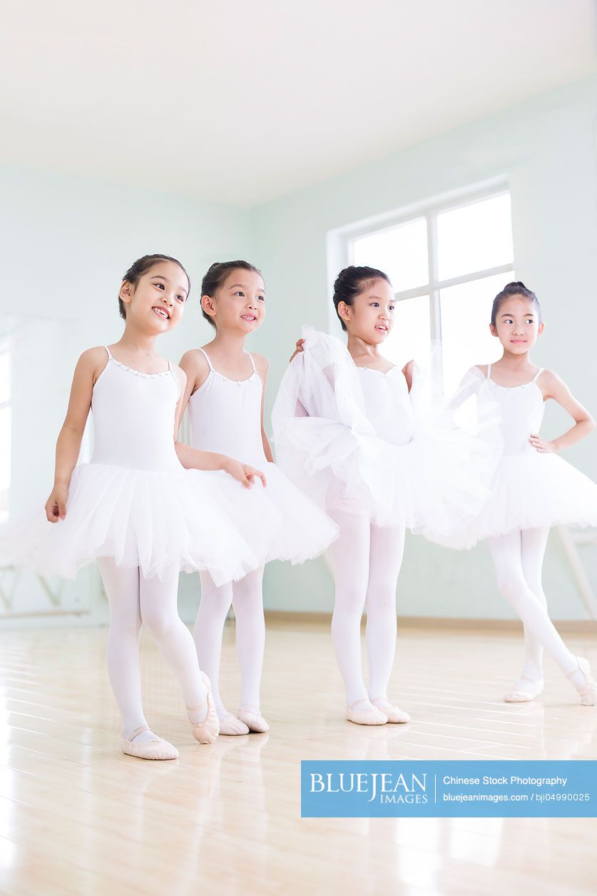 Little Chinese girls practicing ballet