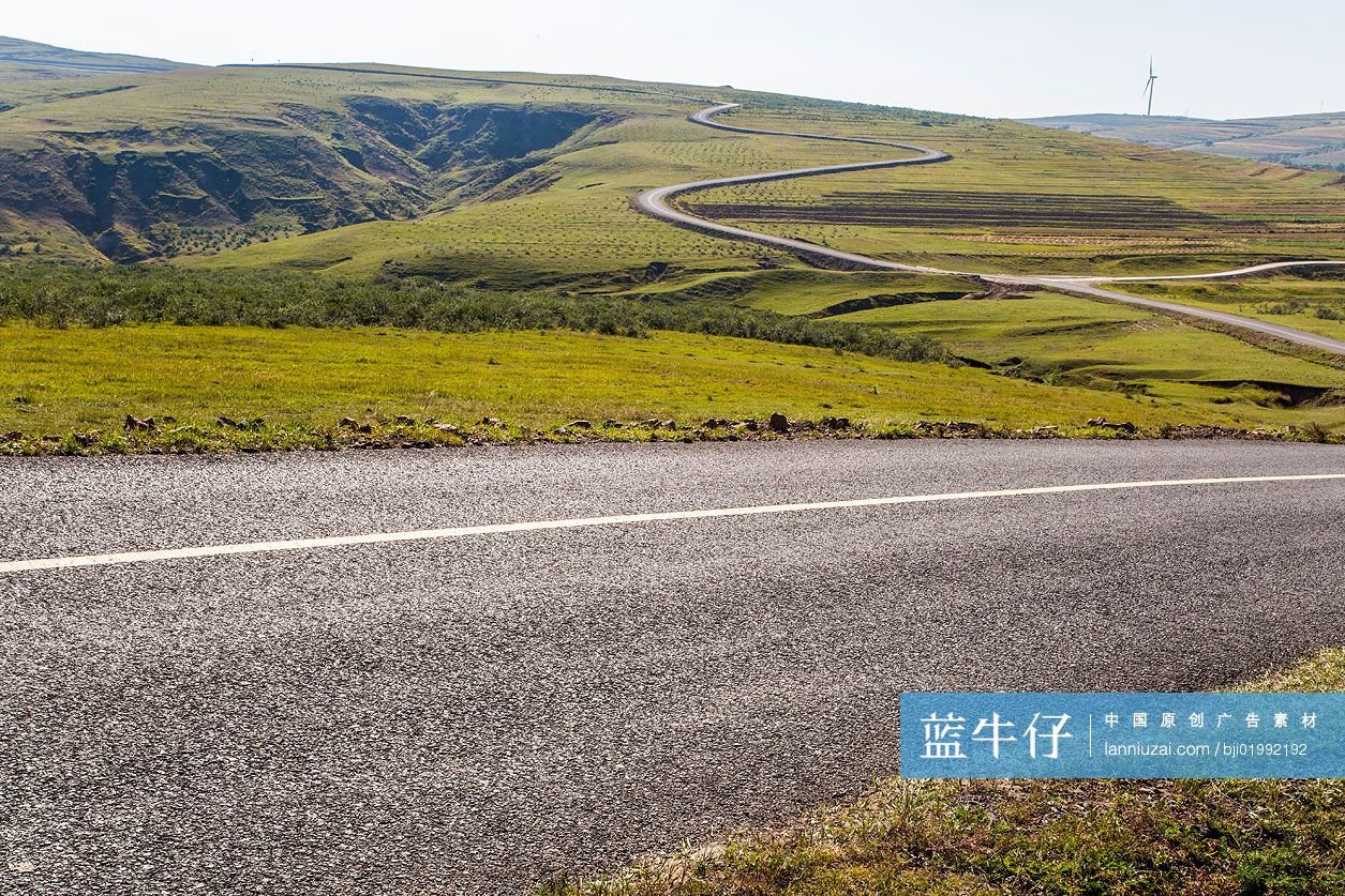 河北草原天路风光