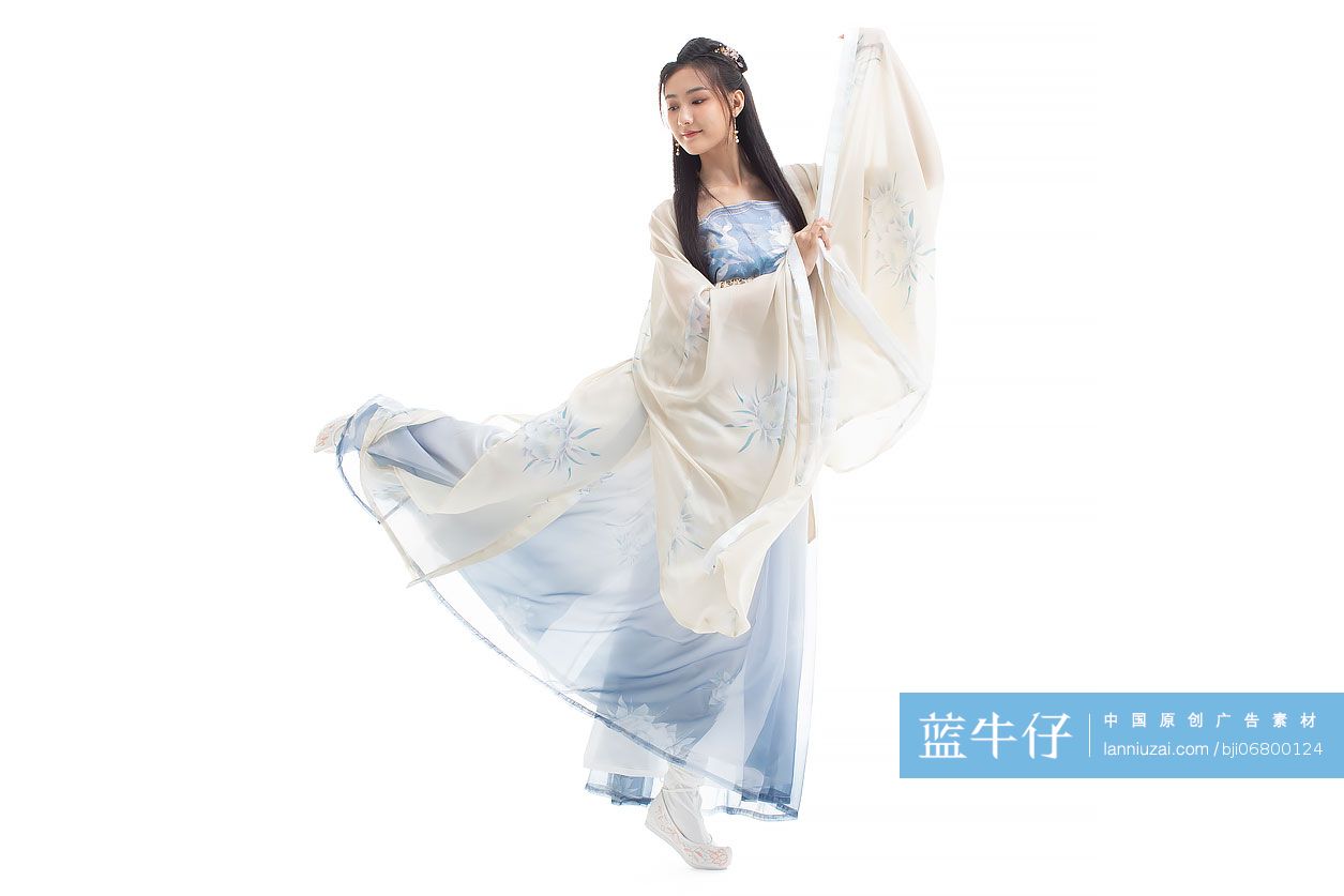 古装美女表演古典舞