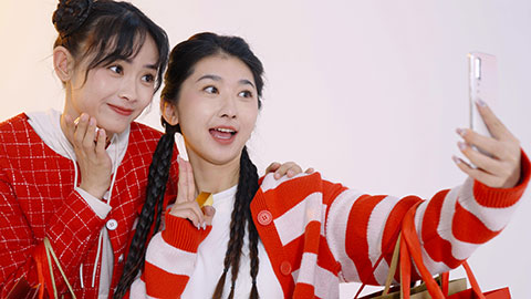 Best female Chinese friends shopping for Chinese New Year