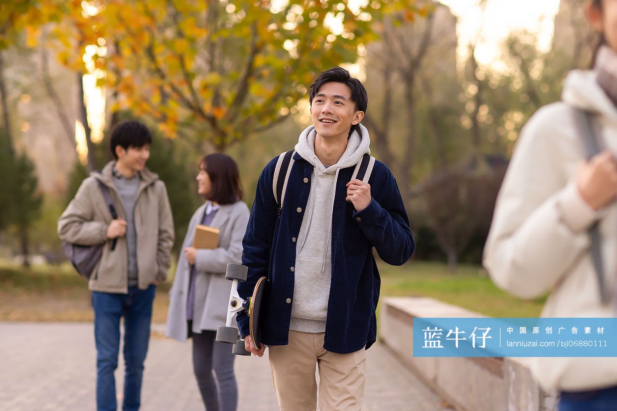 校园里的大学生