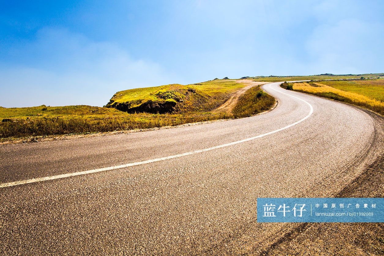 河北草原天路风光