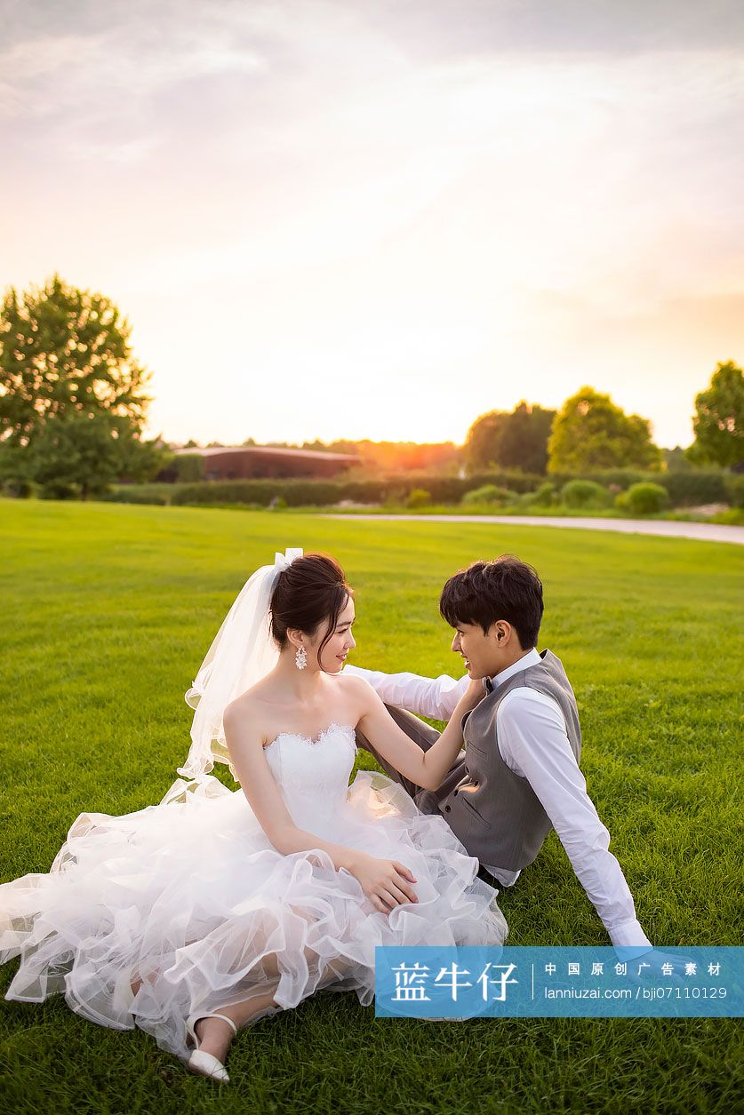 快乐的新郎新娘