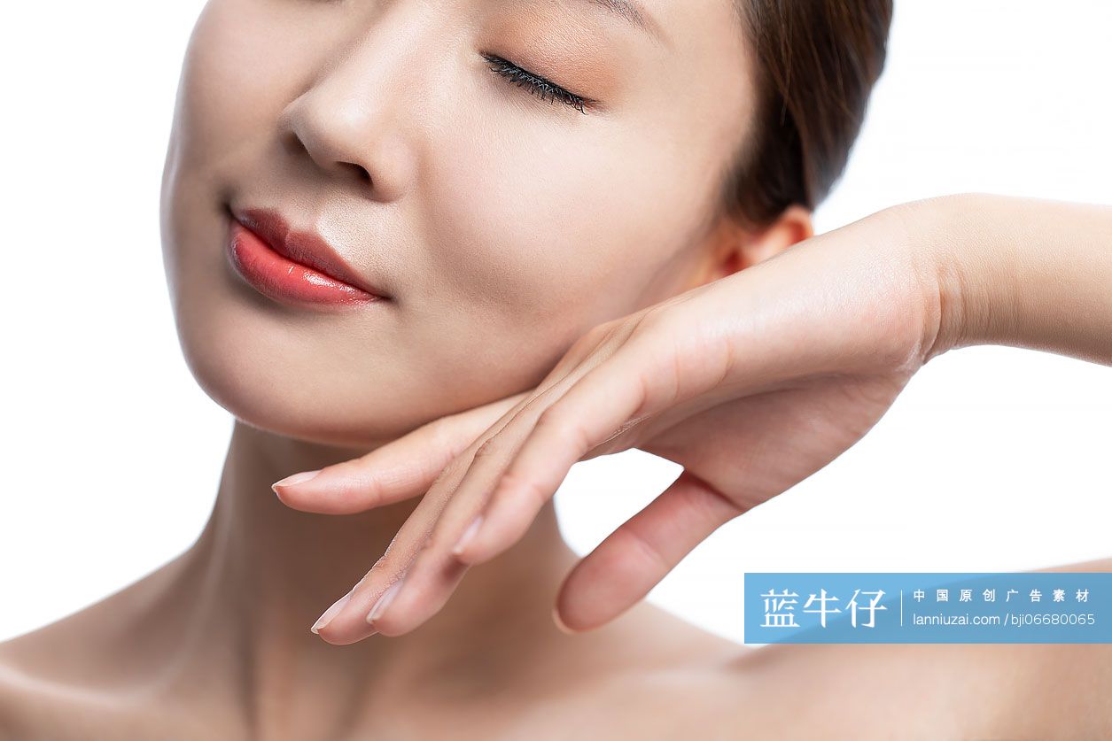 漂亮的年轻女子局部特写