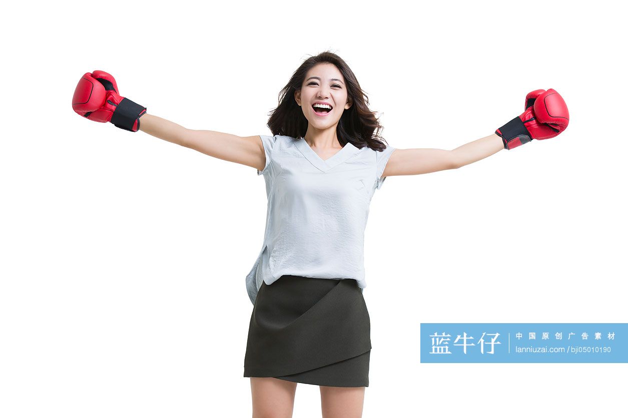 年轻女子拳击获胜