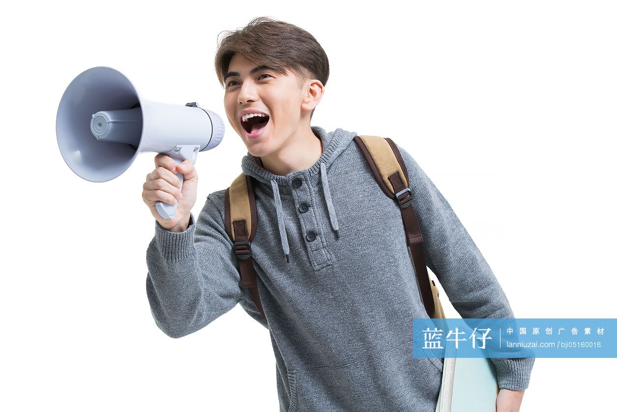 兴奋的男大学生拿着扩音喇叭大喊 蓝牛仔影像 中国原创广告影像素材