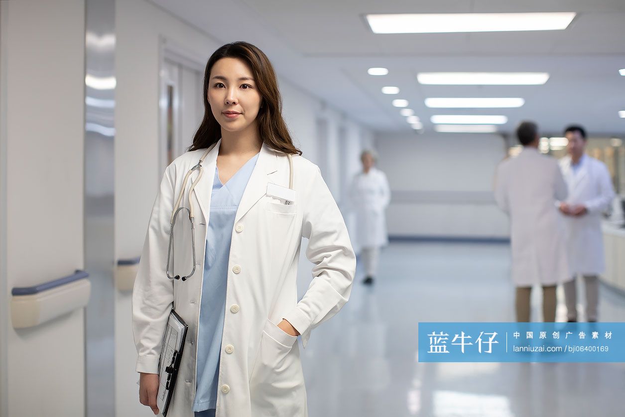 自信的年轻女医生