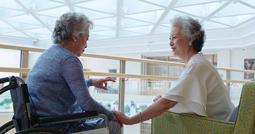 Senior Chinese friends talking in nursing home,4K