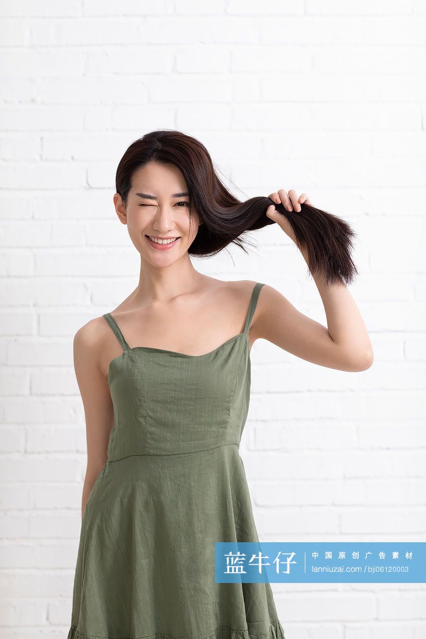 年轻漂亮的女士