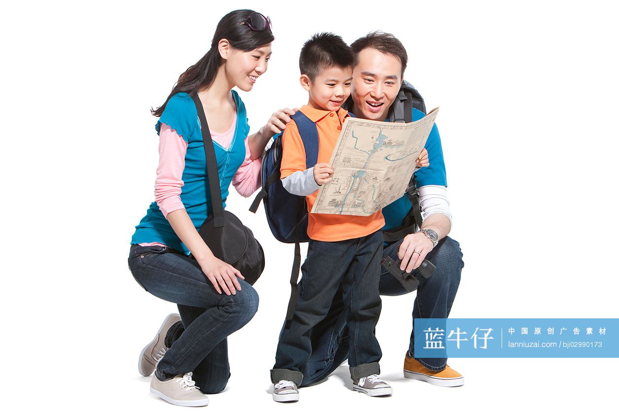 一家三口旅游肖像