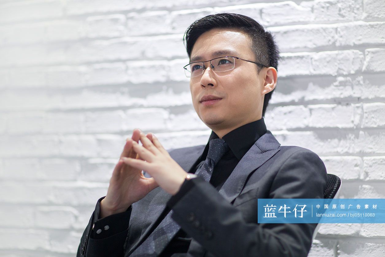 成熟商务男士思考