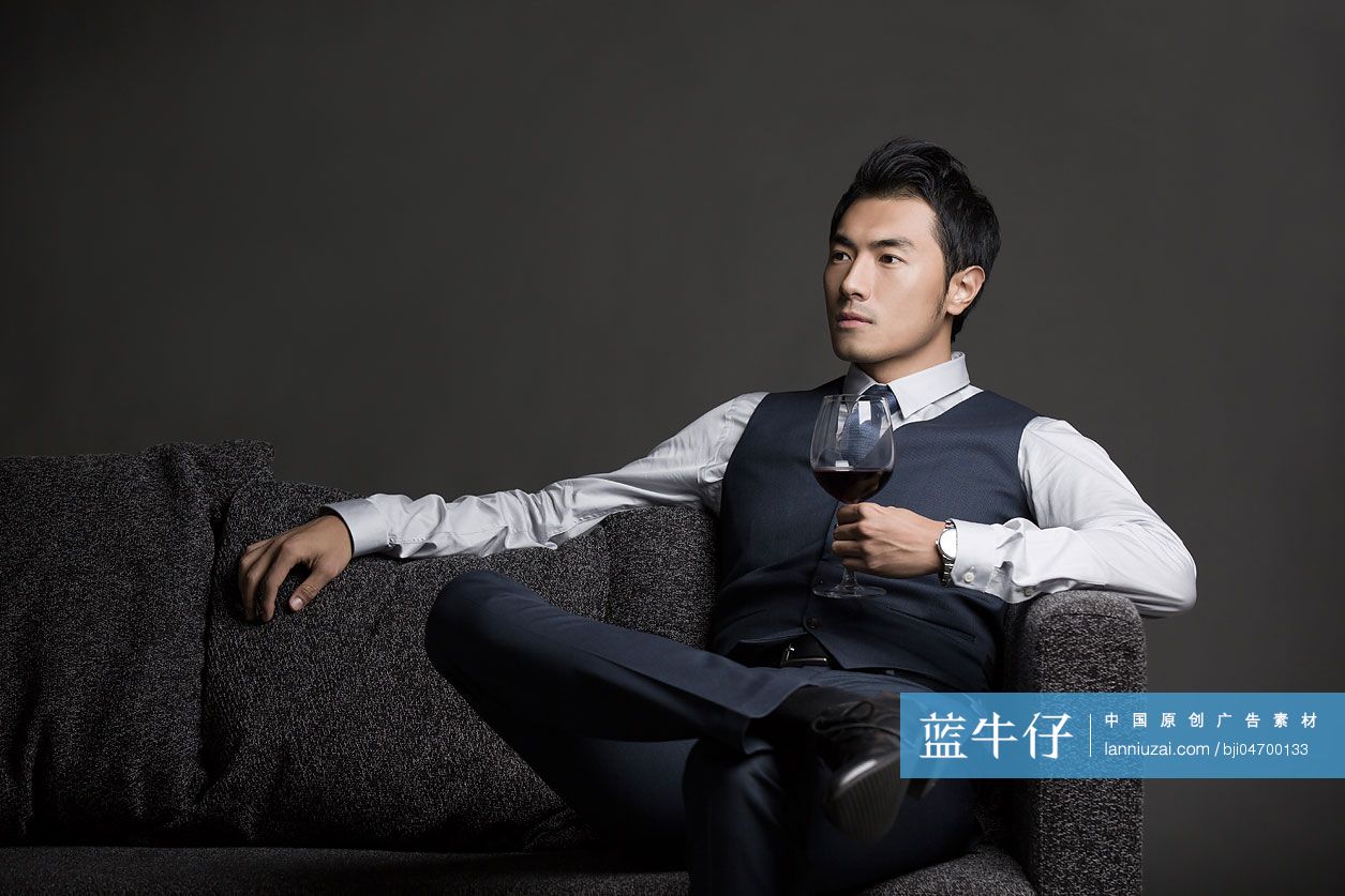 商务男子沉思-蓝牛仔影像-中国原创广告影像素材