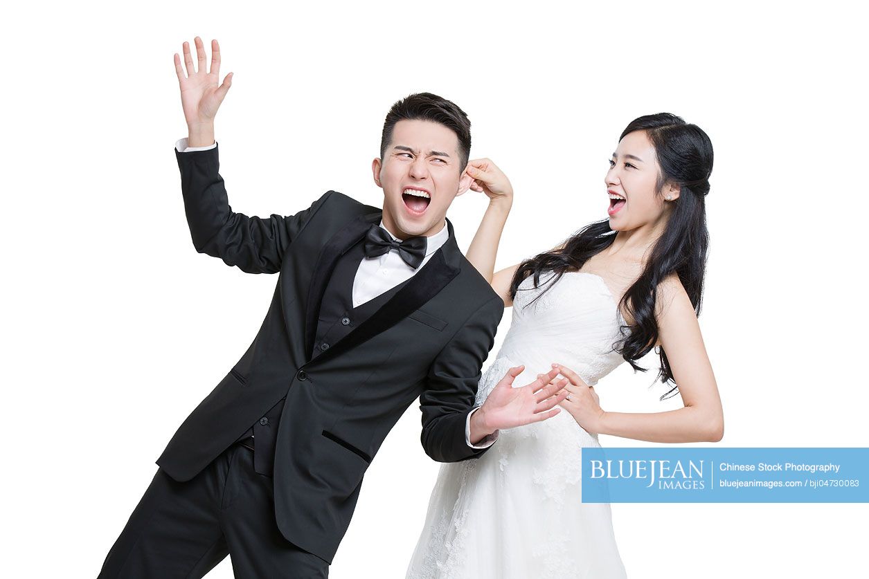 Humorous Chinese bride and groom