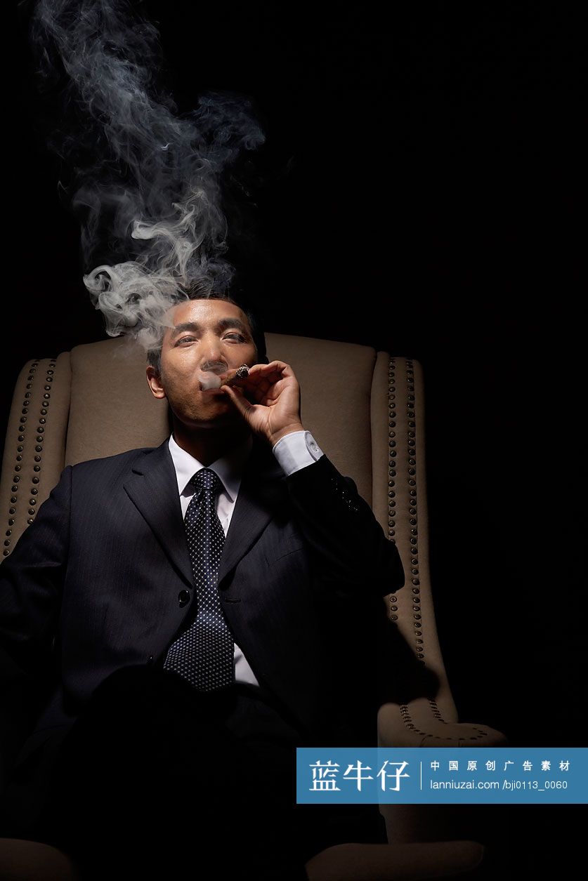 成功人士抽雪茄