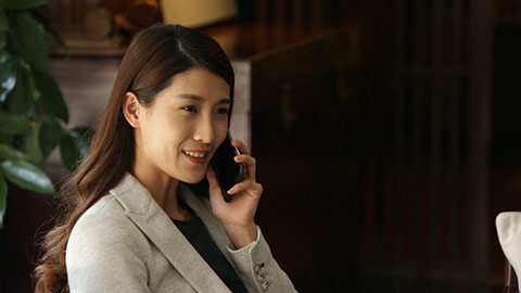 Young Chinese businesswoman talking on mobile phone,HD