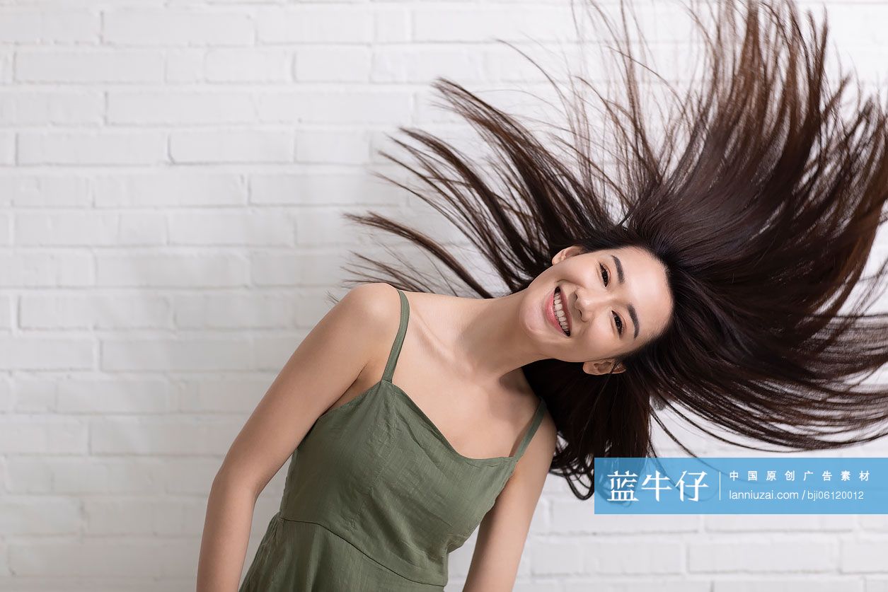 年轻漂亮的女士