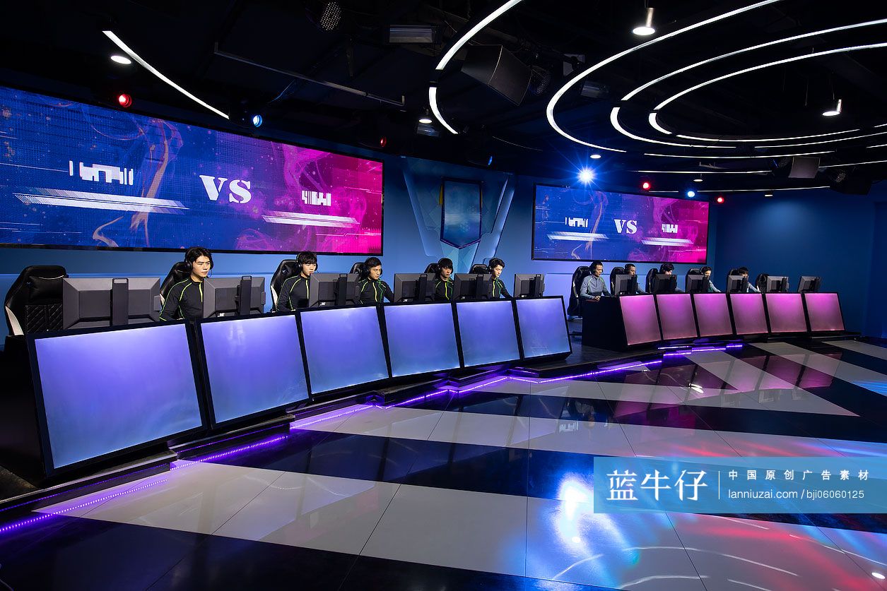 年轻人参加电竞比赛