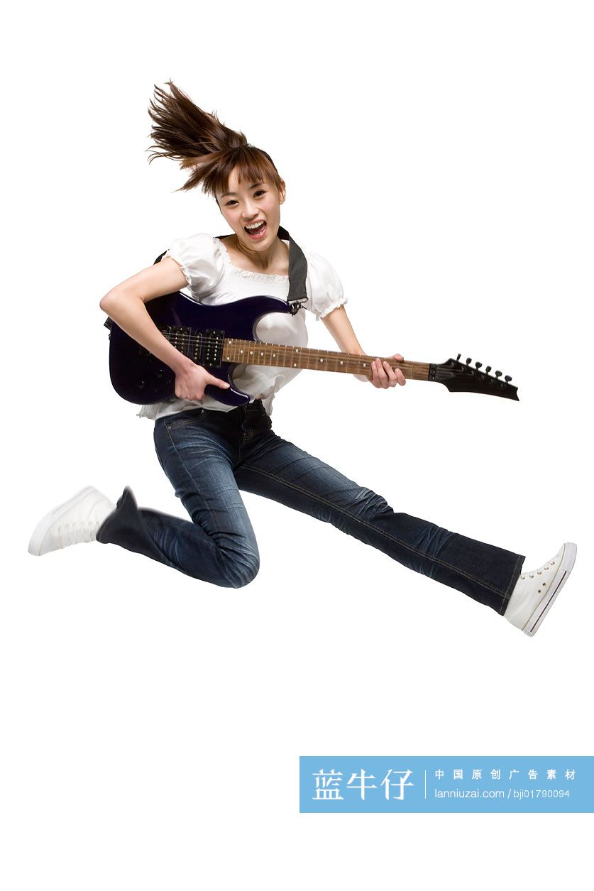 充满活力的年轻人弹吉他