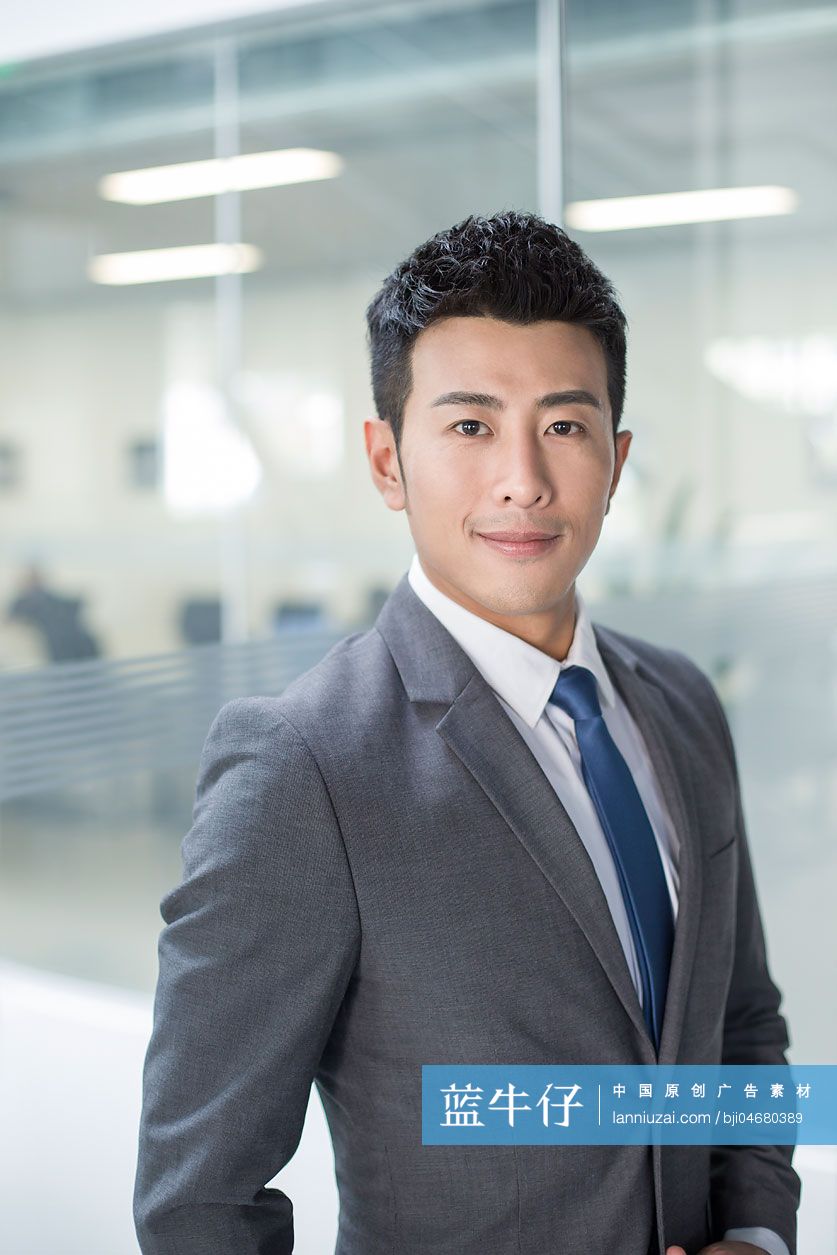 年轻商务男士肖像