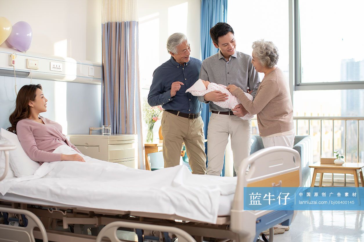 三代家庭和新生婴儿