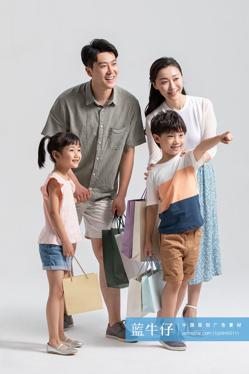 快乐家庭逛街购物