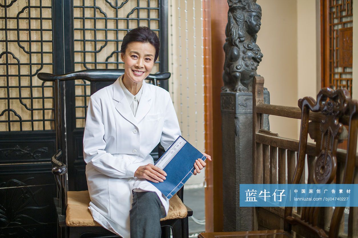 女中医肖像-蓝牛仔影像-中国原创广告影像素材