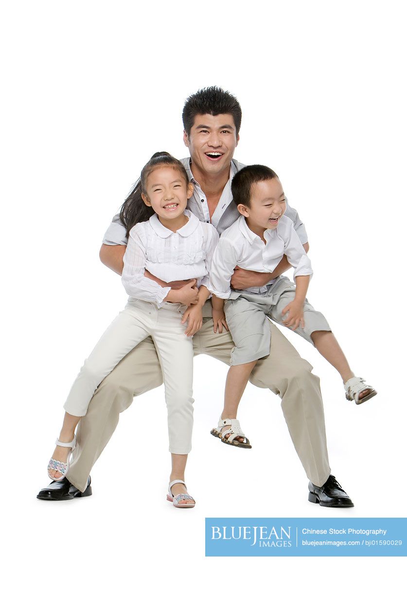 Portrait of Chinese family-High-res stock photo for download