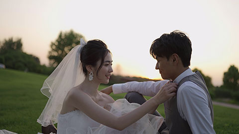 甜蜜的新郎和新娘