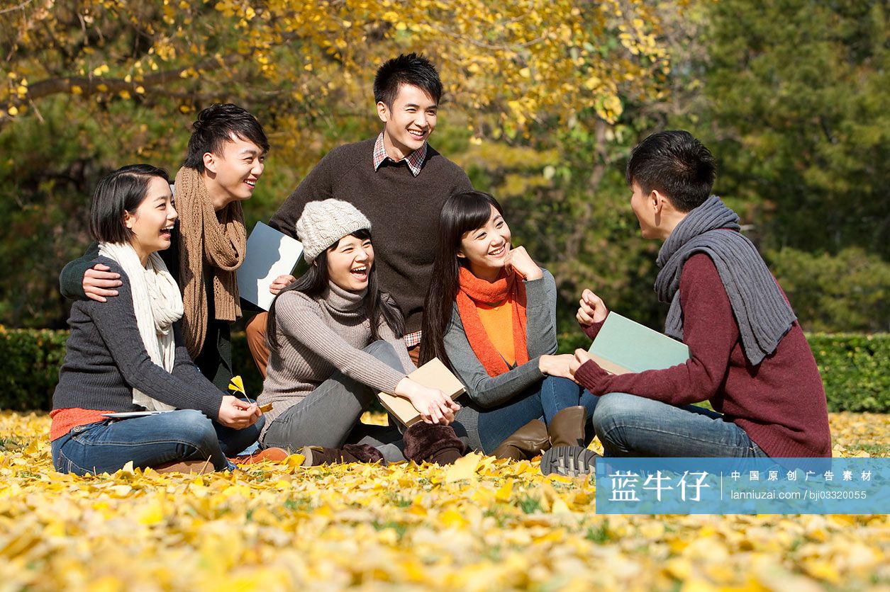 秋天快乐校园大学生伙伴讲故事聊天