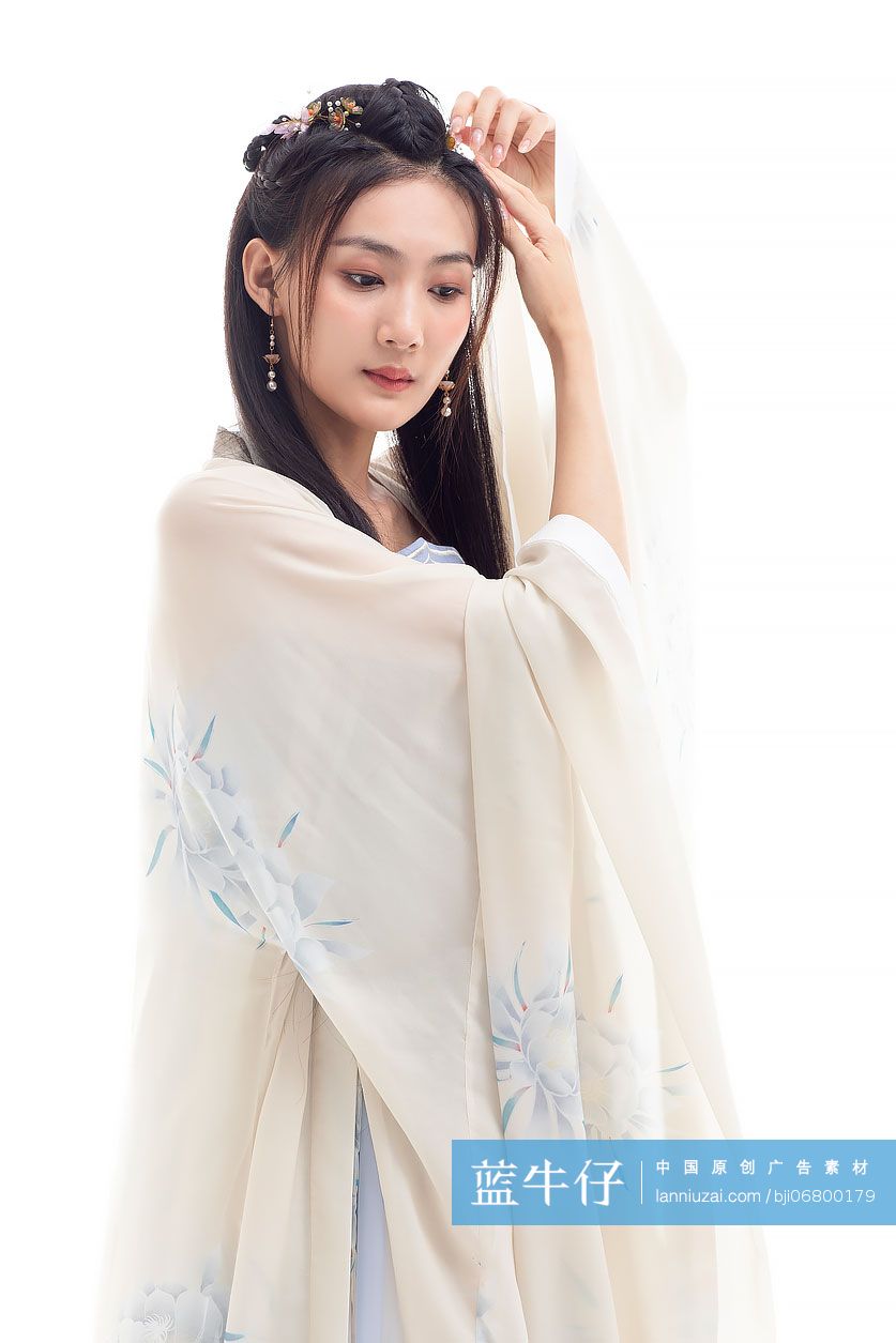 古装美女整理妆容