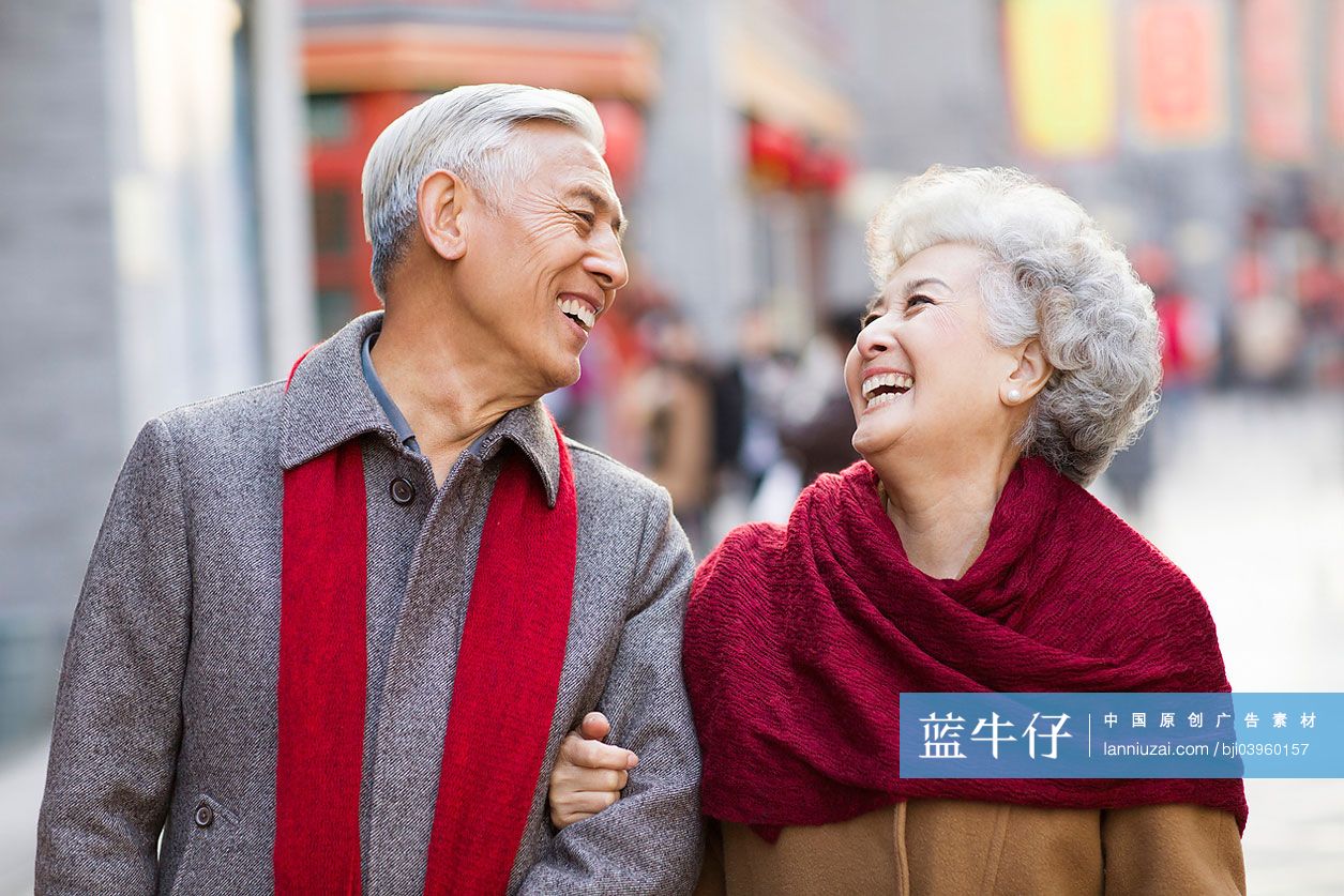 老年夫妇过新年-原创广告素材图片-蓝牛仔