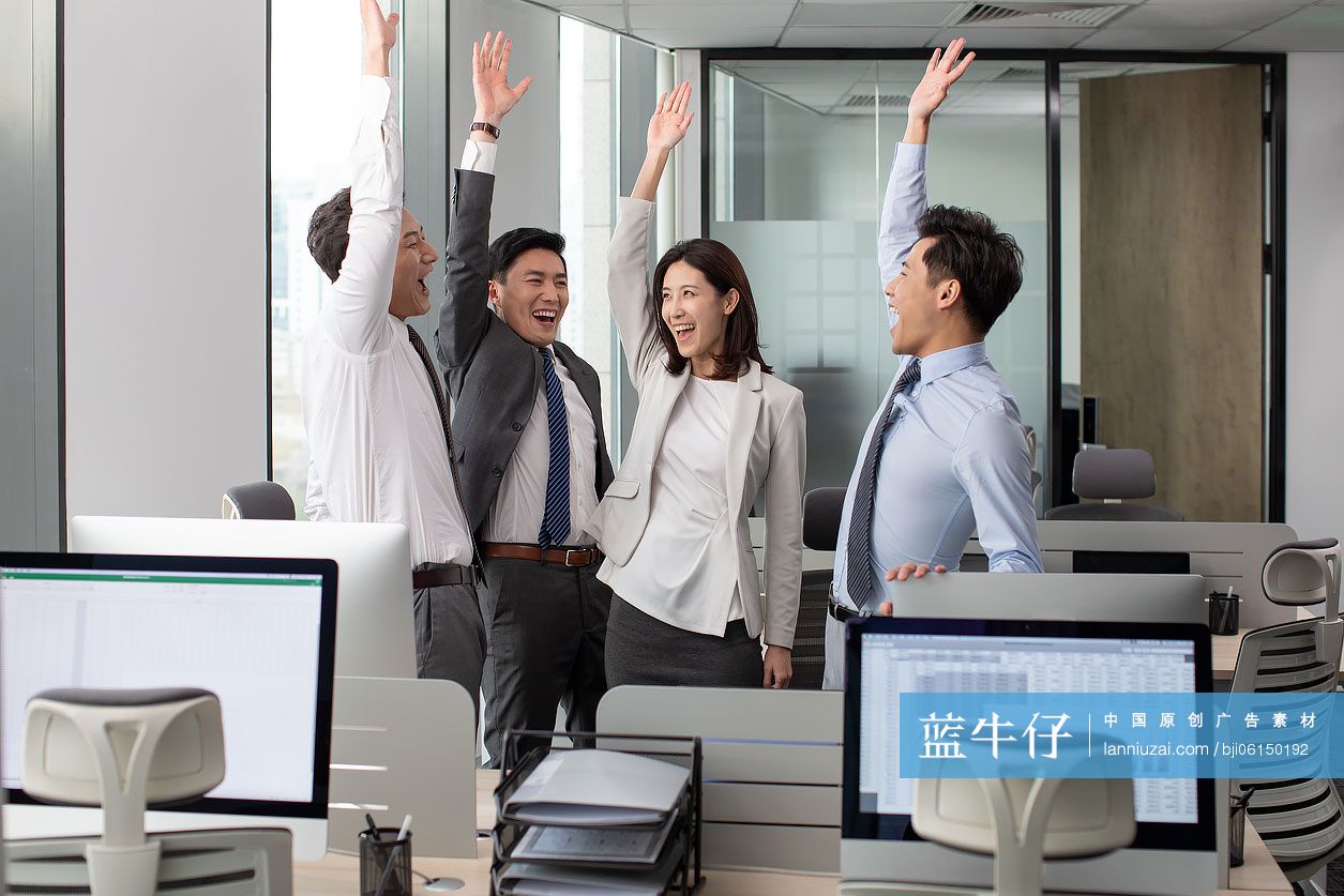 商务人士在办公室工作