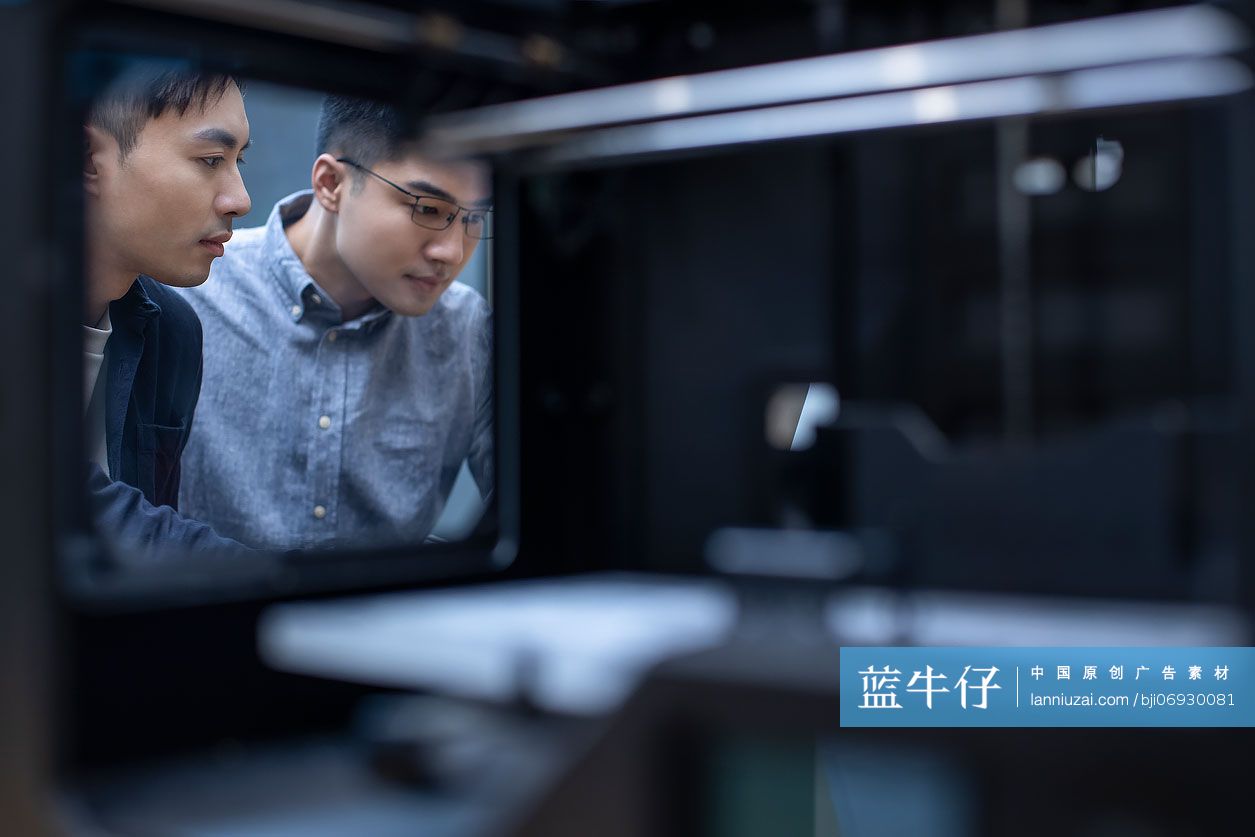 设计师研发3D打印机