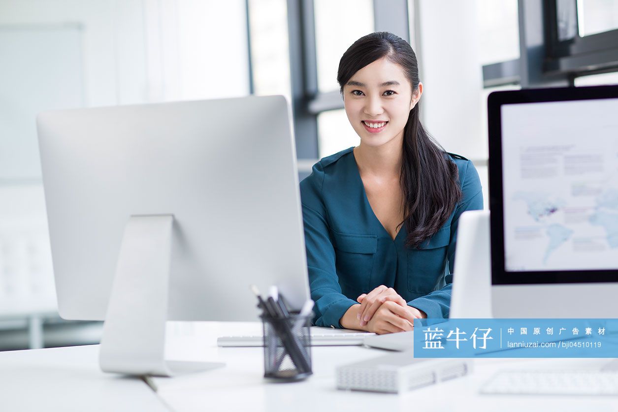 年轻商务女士肖像