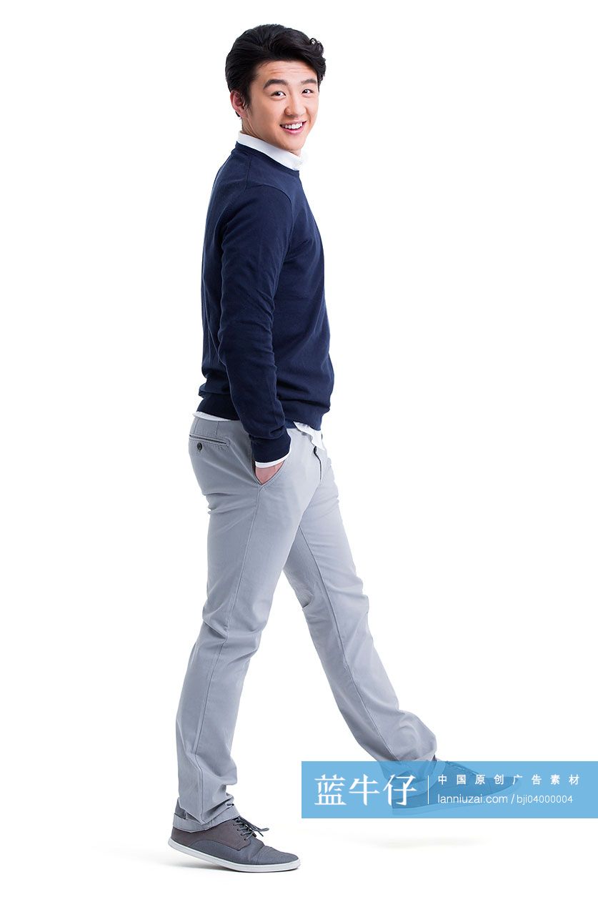 开心的年轻男子