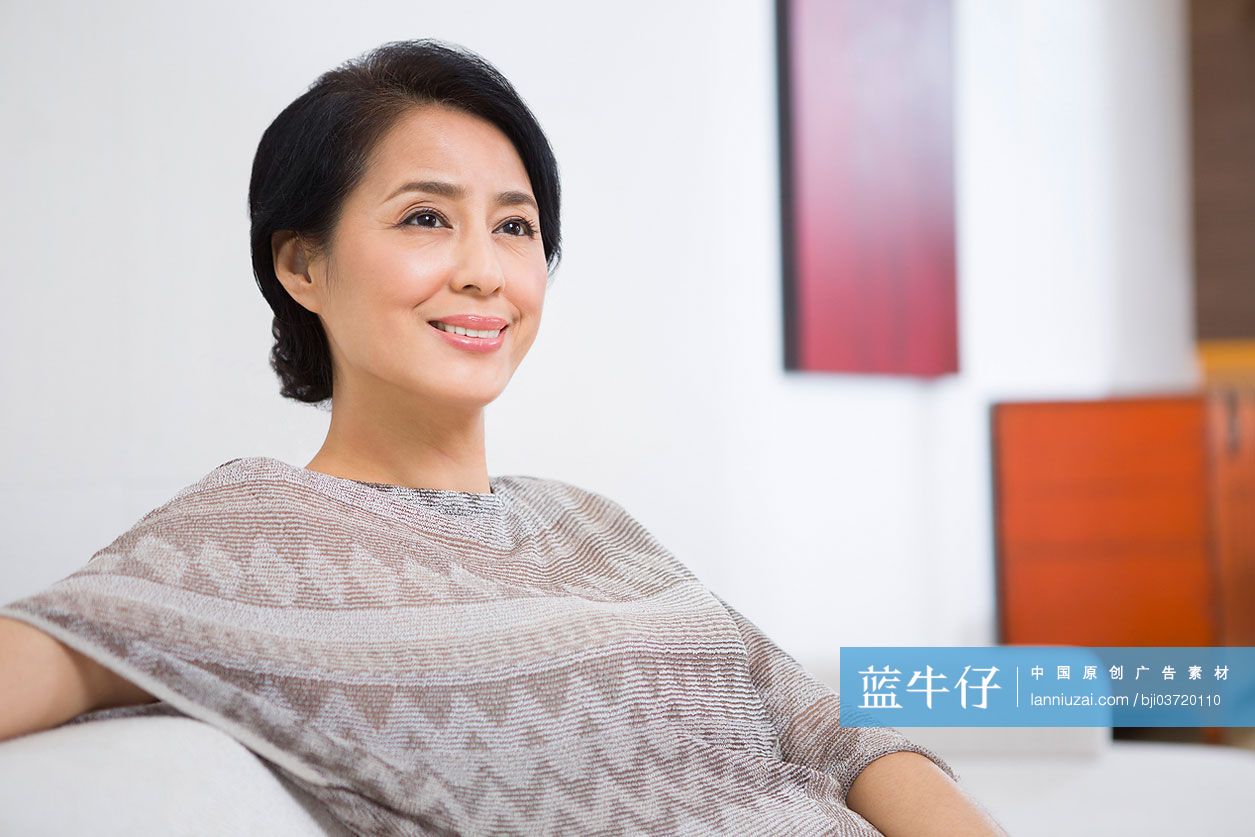 优雅的中年女子