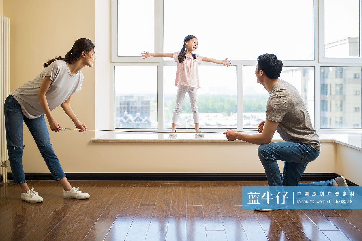 年轻家庭装修房子-蓝牛仔影像-中国原创广告影像素材