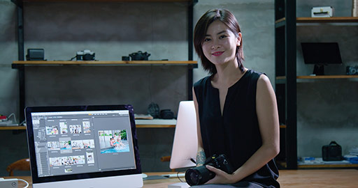 Chinese photographer working in studio,4K