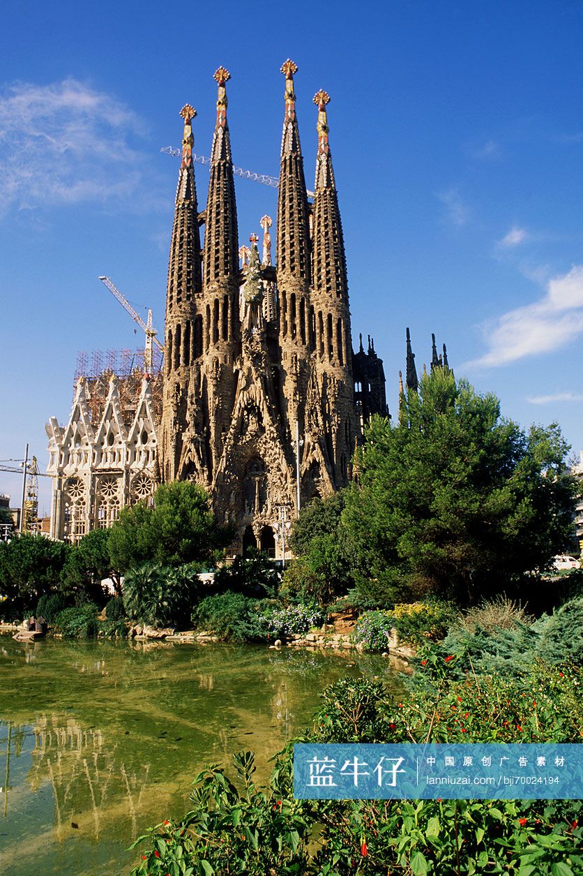 spain barcelona antonio gaudi's sagrada familia church