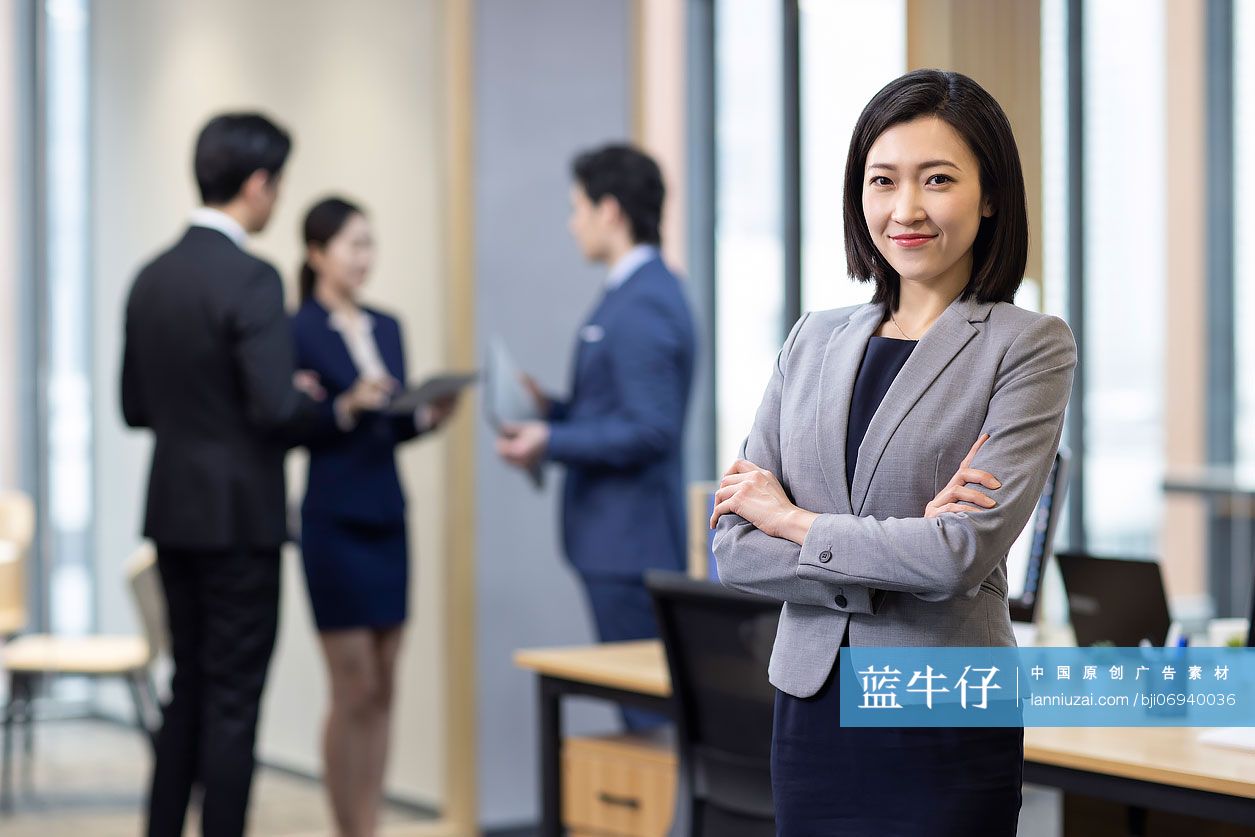 自信的商务女士