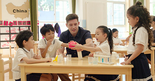 Children having science class in kindergarten classroom,4K