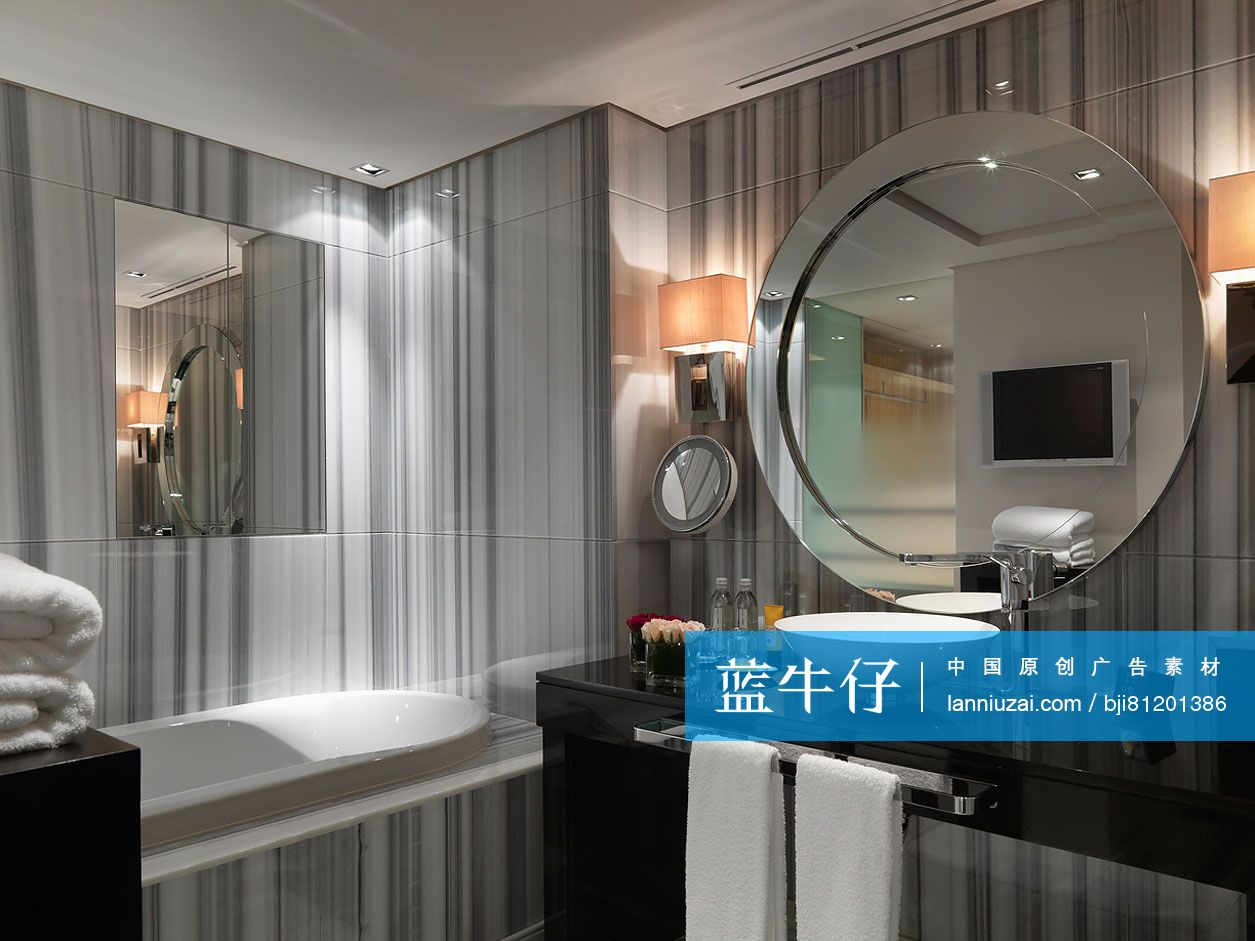 Interior of modern bathroom in hotel-蓝牛仔影像-中国原创广告影像素材