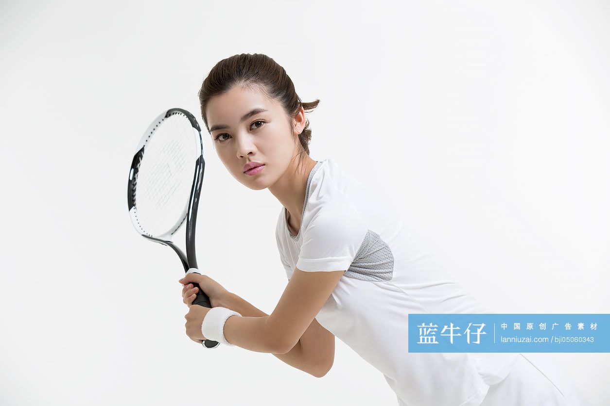 青年女子打网球